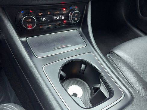 Used 2020 Mercedes-Benz GLA 250 image 28