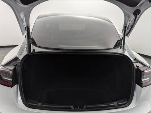 Used 2023 Tesla Model 3 Standard Range image 16