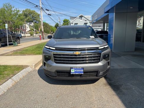 New 2026 Chevrolet Traverse LT w/ Driver Confidence Package AWD/4WD image 8