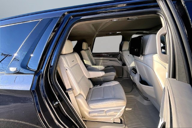 Used 2024 Cadillac Escalade Sport Platinum w/ LPO, ONYX Package AWD/4WD image 25