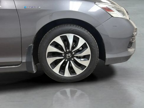 Used 2017 Honda Accord Touring image 24