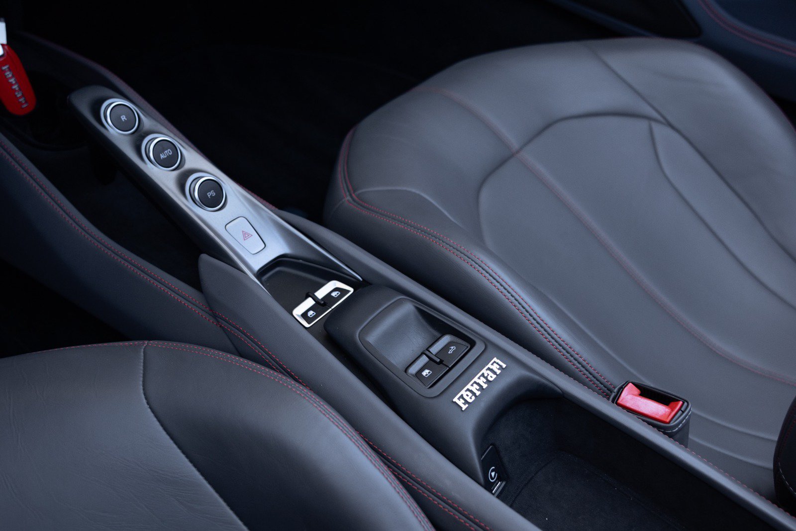 Used 2022 Ferrari F8 Tributo RWD image 51