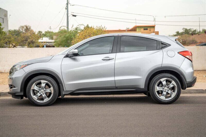 Used 2017 Honda HR-V EX image 2