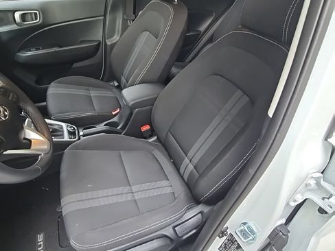 Used 2026 Hyundai Venue SEL FWD image 14