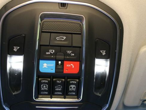 Used 2023 Jeep Grand Cherokee L Limited AWD/4WD image 30