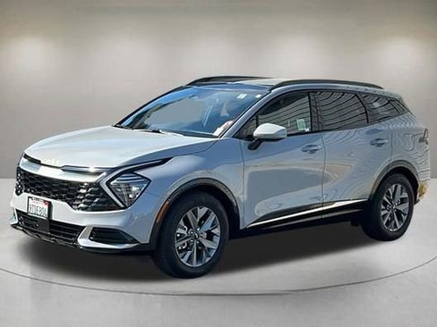 Used 2025 Kia Sportage SX image 2