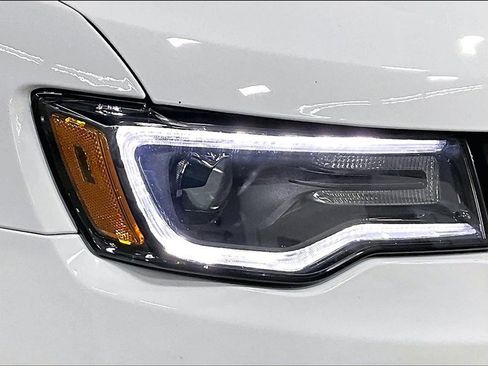 Used 2022 Jeep Grand Cherokee Laredo X image 31