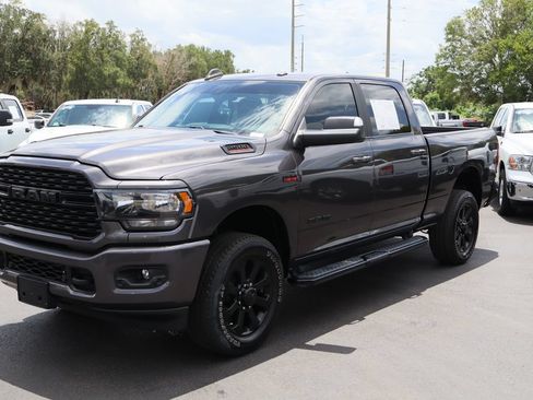 Used 2022 RAM 2500 Big Horn w/ Night Edition AWD/4WD image 5