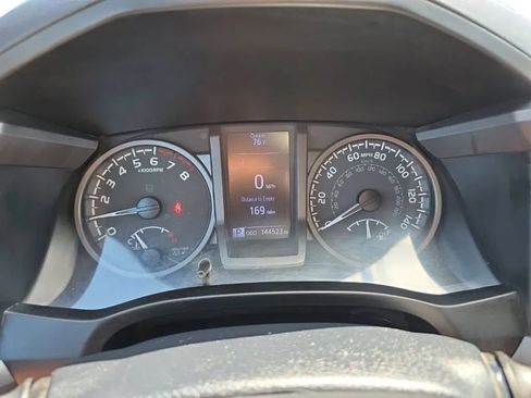 Used 2020 Toyota Tacoma TRD Off-Road AWD/4WD image 22