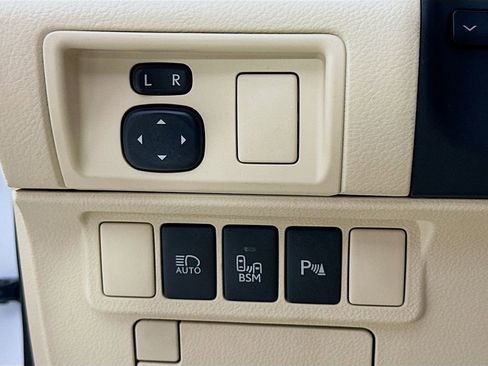 Used 2015 Lexus ES 350 w/ Ultra Luxury Package FWD image 12