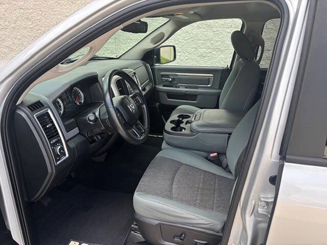Used 2015 RAM 1500 Big Horn RWD image 11