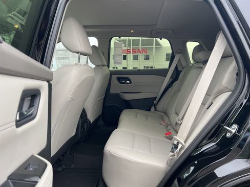 New 2025 Nissan Rogue SV w/ SV Premium Package image 24