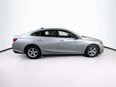 Used 2017 Chevrolet Malibu LS FWD image 4