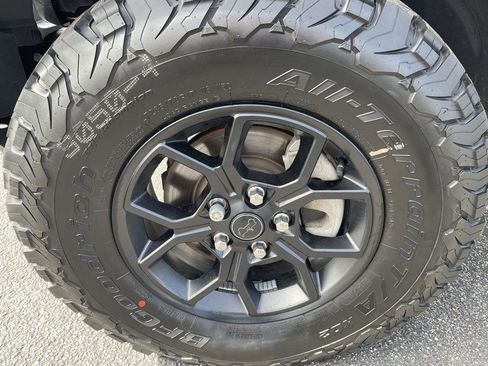 Used 2021 Jeep Wrangler Unlimited Islander image 29