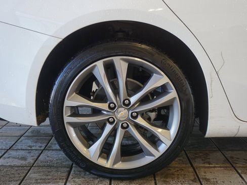 Used 2024 Chevrolet Malibu LT image 35