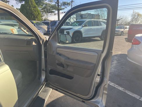 Used 2004 Ford Explorer Sport XLT AWD/4WD image 20