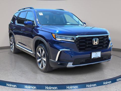 Certified 2025 Honda Pilot Touring image 7
