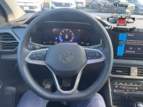 New 2025 Volkswagen Taos SE image 10