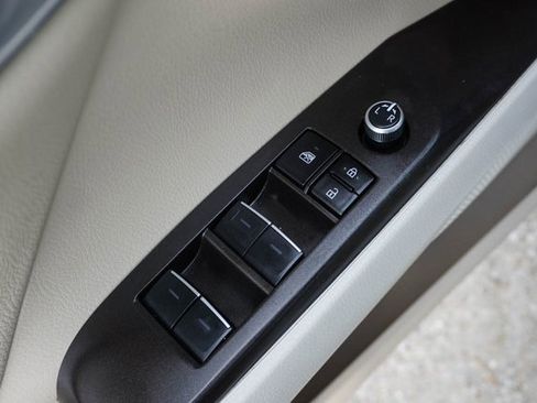 Used 2023 Toyota Camry XLE image 11