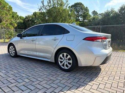 Used 2023 Toyota Corolla LE FWD image 5