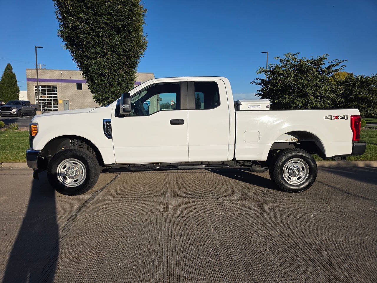 Used 2017 Ford F250 XL w/ Power Equipment Group AWD/4WD image 2