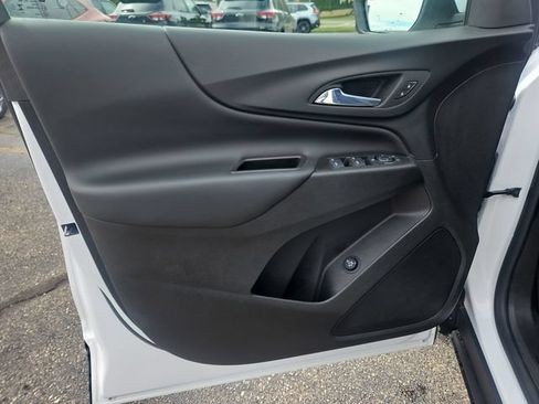 Used 2024 Chevrolet Equinox LT FWD image 10