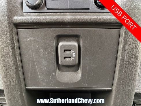 Used 2023 Chevrolet Traverse LT FWD image 46