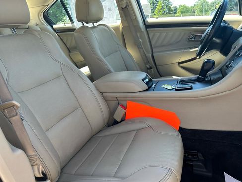 Used 2016 Ford Taurus Limited FWD image 26