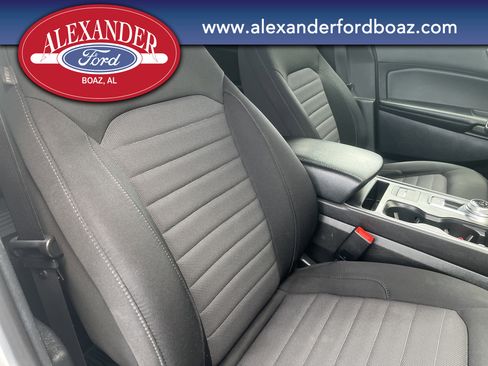 Used 2022 Ford Edge SE w/ Black Appearance Package image 15