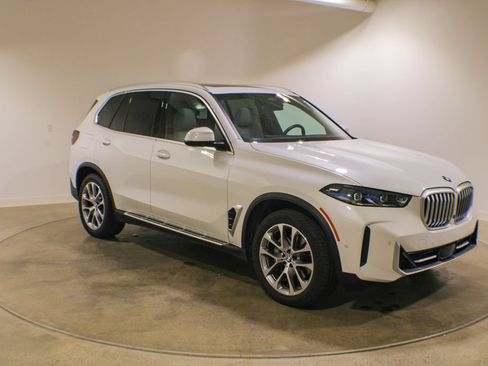 Used 2026 BMW X5 xDrive40i AWD/4WD image 8