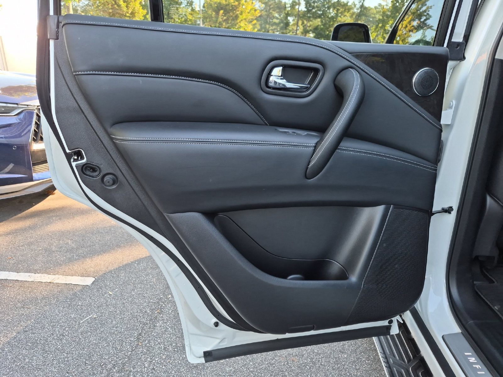Used 2023 INFINITI QX80 Luxe w/ Cargo Package RWD image 28