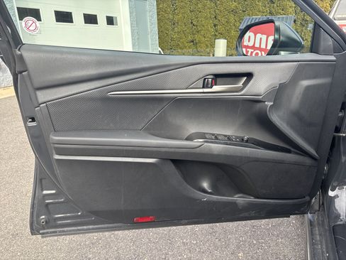 Used 2025 Toyota Camry SE image 15