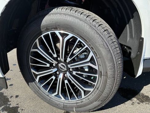 New 2026 Nissan Armada Platinum image 10