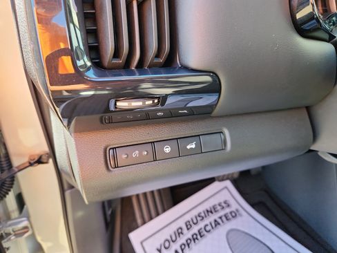 Used 2025 Nissan Pathfinder SV image 25