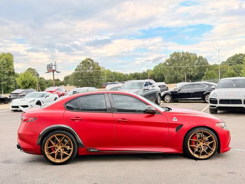 Used 2017 Alfa Romeo Giulia Quadrifoglio RWD image 17