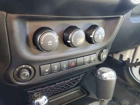 Used 2015 Jeep Wrangler Unlimited Sahara w/ Trailer Tow Group image 34