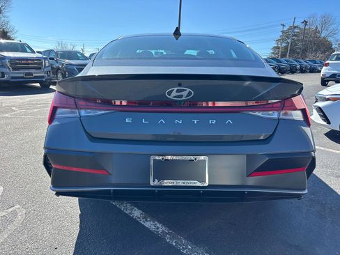 New 2026 Hyundai Elantra SEL Sport Premium image 3