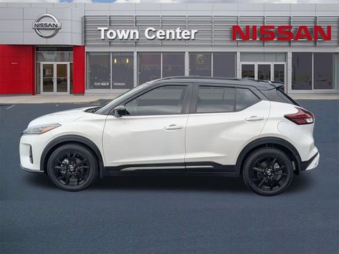 Certified 2021 Nissan Kicks SR w/ SR Premium Package FWD image 4