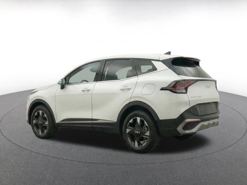 Used 2026 Kia Sportage LX FWD image 5