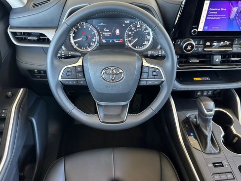 Used 2026 Toyota Highlander XLE AWD/4WD image 29