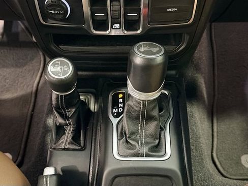 Used 2021 Jeep Wrangler Unlimited Sahara w/ Cold Weather Group AWD/4WD image 16