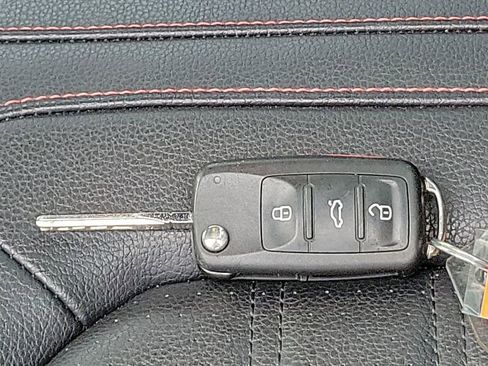 Used 2018 Volkswagen Jetta GLI image 37