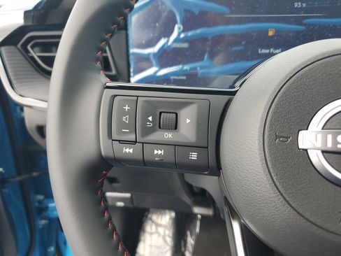 New 2025 Nissan Kicks SR image 21