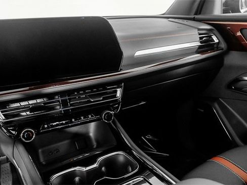 Used 2026 Chevrolet Traverse RS image 18