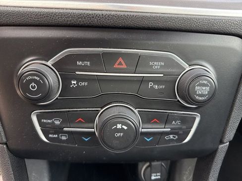 Used 2022 Dodge Charger SXT w/ Leather Interior Group image 15