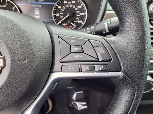 Used 2025 Nissan Altima 2.5 SV FWD image 14