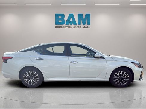 Used 2023 Nissan Altima 2.5 SV image 11