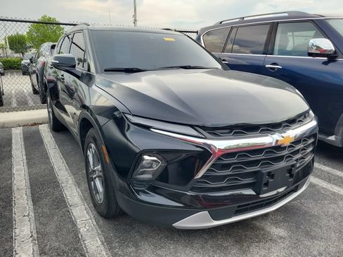 Used 2023 Chevrolet Blazer LT AWD/4WD image 2