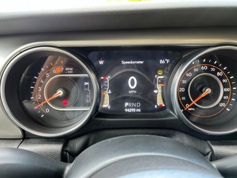 Used 2020 Jeep Wrangler Unlimited Sahara AWD/4WD image 20