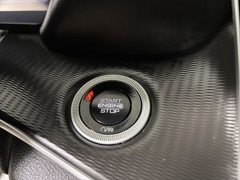 Used 2024 Jeep Grand Cherokee Laredo X image 15